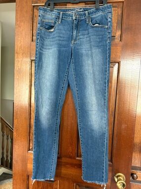 Universal Thread Dark Blue High-Rise Women's Jeans